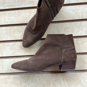 Aquatalia genuine leather suede bootie chocolate brown